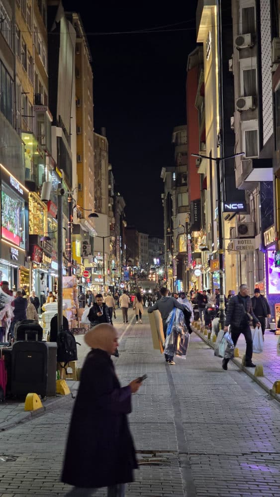Samsung S24 Ultra, Samsung Galaxy S24 Ultra: Street photography στη Κωνσταντινούπολη [Galaxy AI Generated]