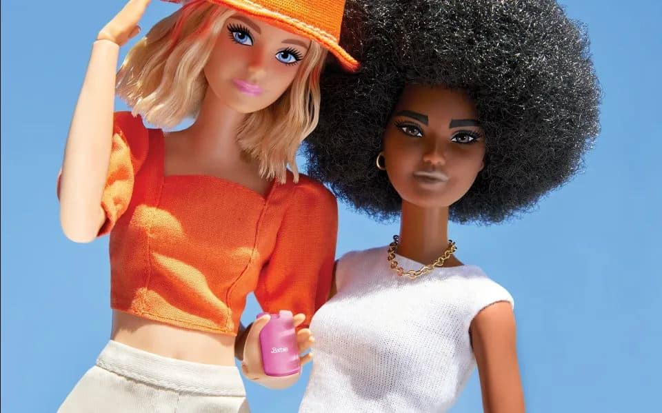 HMD Barbie flip phone, H HMD θα φέρει το Barbie flip phone αυτό το καλοκαίρι – Ροζ, λαμπερό και όχι smartphone