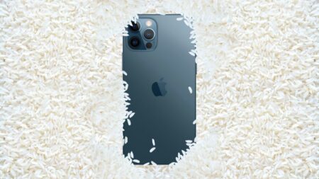 Η Apple προειδοποιεί: Μη βάζετε το βρεγμένο σας iPhone σε ρύζι