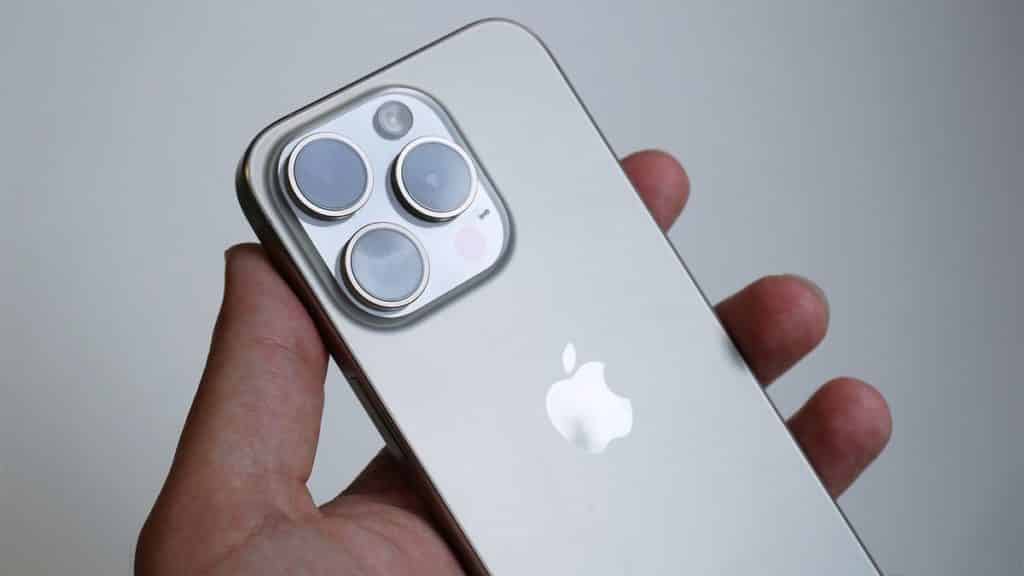 iPhone 16 Pro, iPhone 16 Pro: Αναμένεται να έχει γυαλιστερό πλαίσιο από τιτάνιο