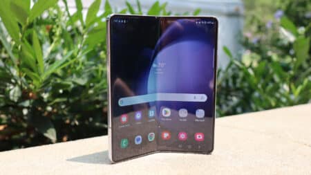 Samsung Galaxy Z Fold6: Mε μικρότερο τσάκισμα στην οθόνη & νέο camera island