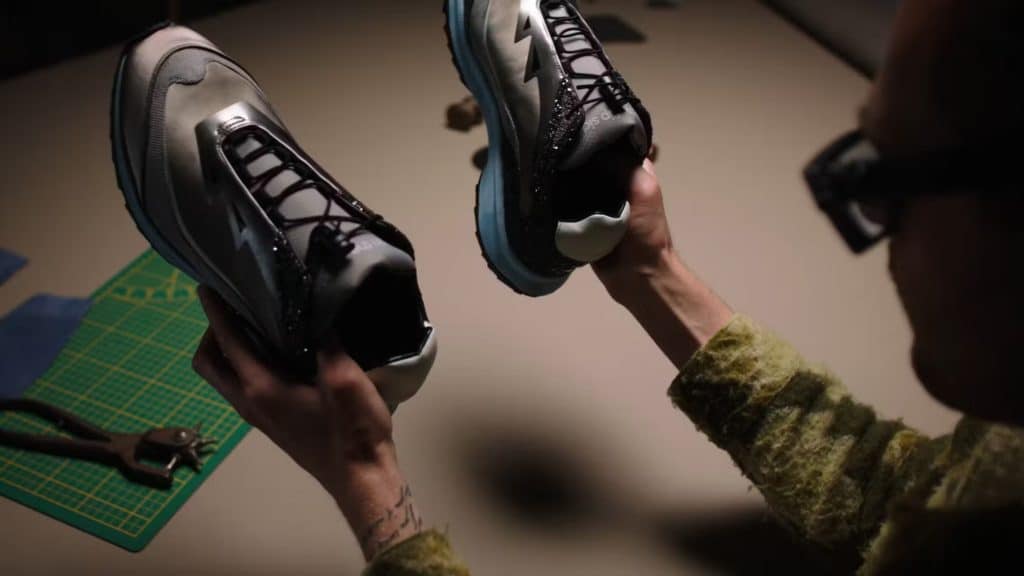 Samsung παπούτσια, Samsung Shortcut Sneaker: Το αθλητικό παπούτσι που συνδέεται με το κινητό σου &#038; κάνει κλήσεις