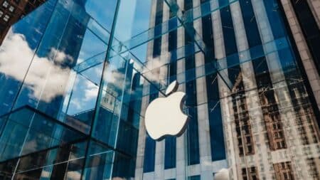 Apple ΑirPods: Φημολογείται ότι ετοιμάζει μοντέλο με ενσωματωμένες κάμερες