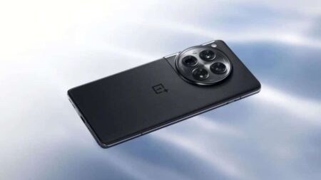 OnePlus 13: Με βελτιωμένη αντοχή στο νερό σε σχέση με το προηγούμενο μοντέλο