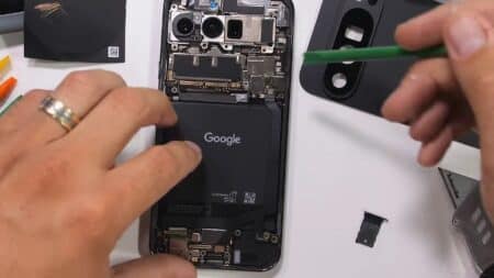 Google Pixel 9 Pro XL: Teardown βίντεο επιβεβαιώνει τα προβλήματα με την αντικατάσταση της μπαταρίας