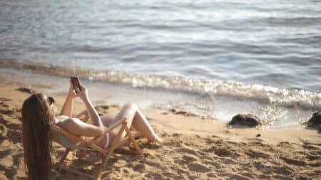 Τα προτερήματα του να χρησιμοποιείς eSIM για τα διεθνή σου επαγγελματικά ταξίδια