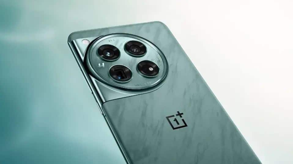 OnePlus 13, OnePlus 13: Φήμες ότι θα έρθει με πιο φωτεινή οθόνη για μεγαλύτερη άνεση στα μάτια