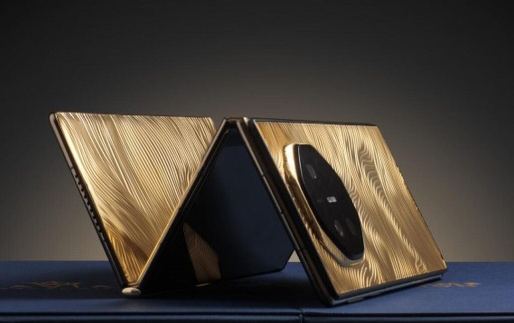 Huawei Mate XT Ultimate, Huawei Mate XT Ultimate: H Caviar του έβαλε σώμα χρυσού 18 καρατίων που ζυγίζει περίπου 1 κιλό – Κοστίζει πάνω από 100.000 $