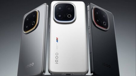 Το IQOO 13 – το οποίο σχεδόν ξεπέρασε το OnePlus 13 – είναι πλέον διαθέσιμο παγκοσμίως