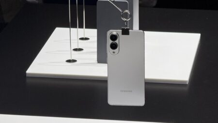 Samsung Galaxy S25 Edge: Πόσο διαφορετικό θα είναι το πίσω πλαίσιο;