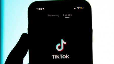 Η Κίνα σκέφτεται να πουλήσει το TikTok στον Έλον Μασκ