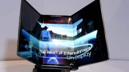 To tri-fold της Samsung δεν θα έρθει όσο σύντομα περιμέναμε