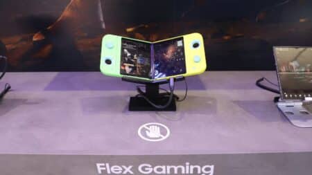 Samsung Flex Gaming: Παρούσιασε πρωτότυπο foldable handheld στο MWC 2025
