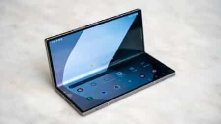 Samsung Galaxy Z Fold7: Κυκλοφόρησε φωτογραφία του πίσω μέρους της συσκευής – Τι αποκαλύπτει