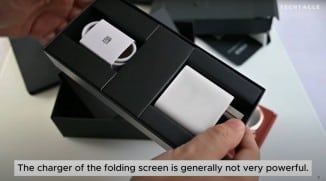 Honor magic v5, Honor Magic V5: Δείτε το σε βίντεο unboxing – Τι έχει μέσα το κουτί και πόσο ζυγίζει