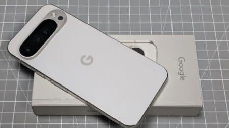 Google Pixel 10 Pro: Διέρρευσαν πραγματικές φωτογραφίες πρωτότυπης συσκευής