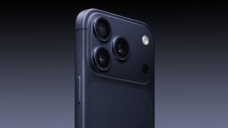 iPhone 17 Pro: Η Apple κατηγορεί τους φορτιστές MagSafe των καταστημάτων για τις γρατσουνιές