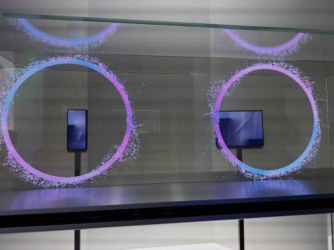 Samsung tri-fold, Η Samsung παρουσίασε το πρώτο της tri-fold smartphone στο K-Tech Showcase 2025