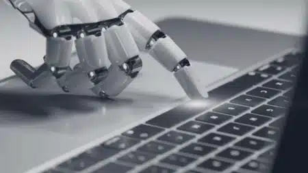 Το 2025 απέδειξε ότι οι hackers δεν επιβραδύνουν — ούτε θα πρέπει να το κάνεις εσύ