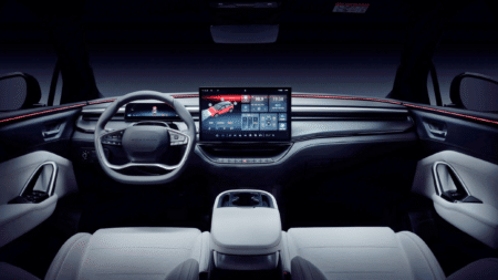 Η Foxconn που φτιάχνει τα iPhone φτιάχνει και ηλεκτρικά αυτοκίνητα