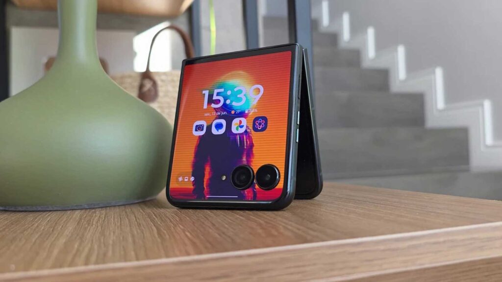 Motorola Razr 60 Ultra Android 16