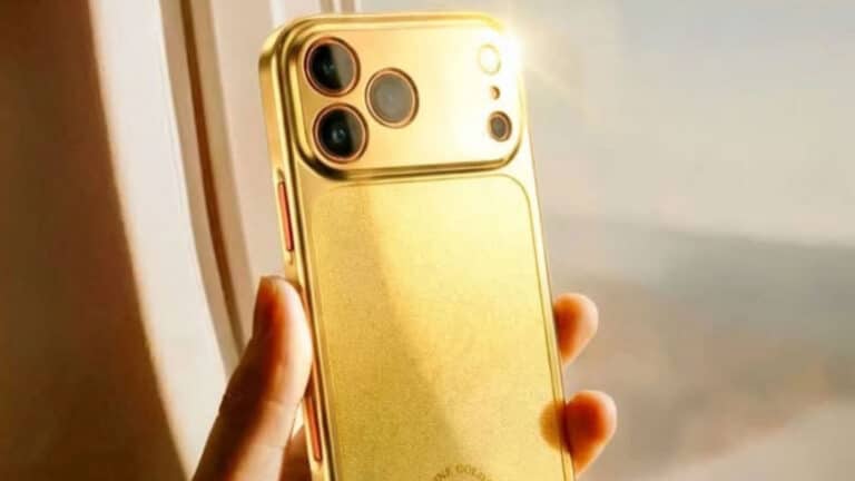 iPhone 17 Pro Max pure gold case