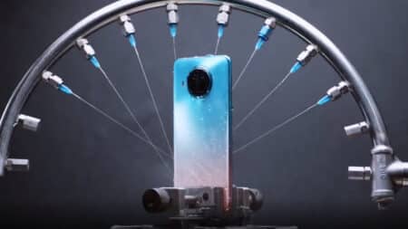 H Xiaomi δοκιμάζει… ζωντανά την αντοχή των νέων Redmi τηλεφώνων