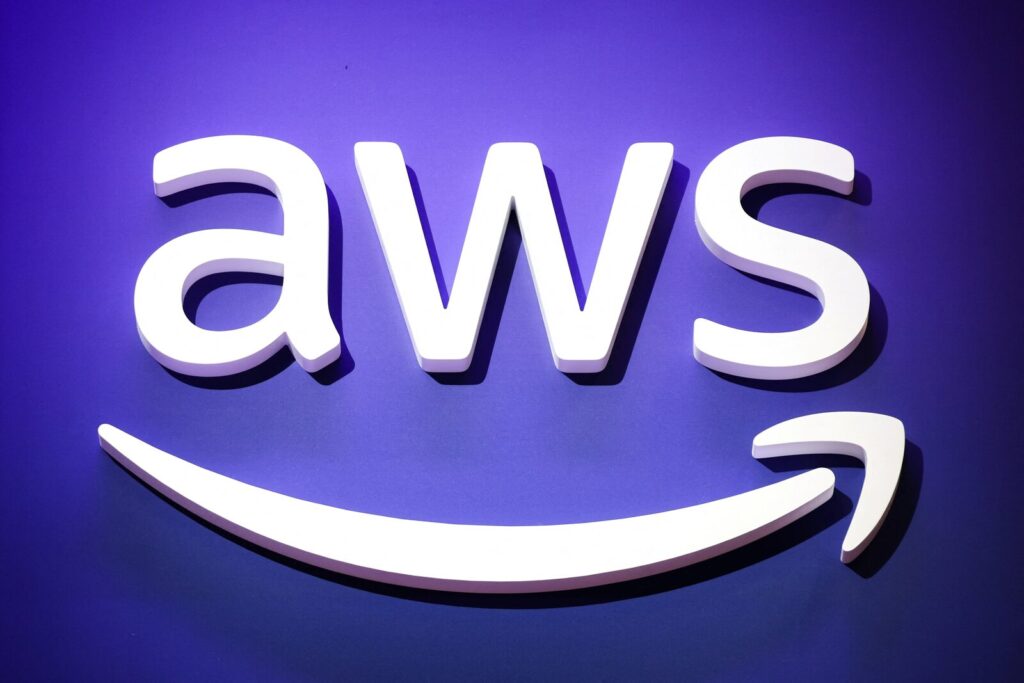 Amazon Web Services data centers &Mu;έ&sigma;&eta; &Alpha;&nu;&alpha;&tau;&omicron;&lambda;ή