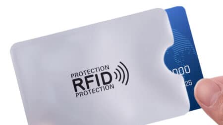 RFID skimming: Ο «κίνδυνος» που σε έκανε να ξοδέψεις λεφτά για το τίποτα