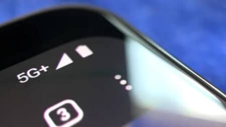 Τι σημαίνει το 5G+ στο κινητό σου και πού διαφέρει από το απλό 5G