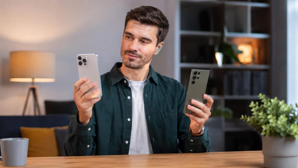iPhone vs Android smartphone
