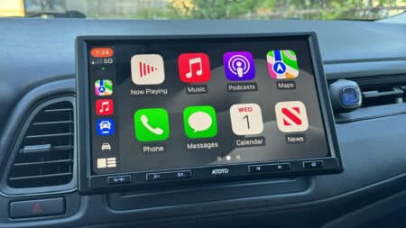 AI chatbots στο CarPlay: Τι δουλεύει στην Ελλάδα, τι όχι
