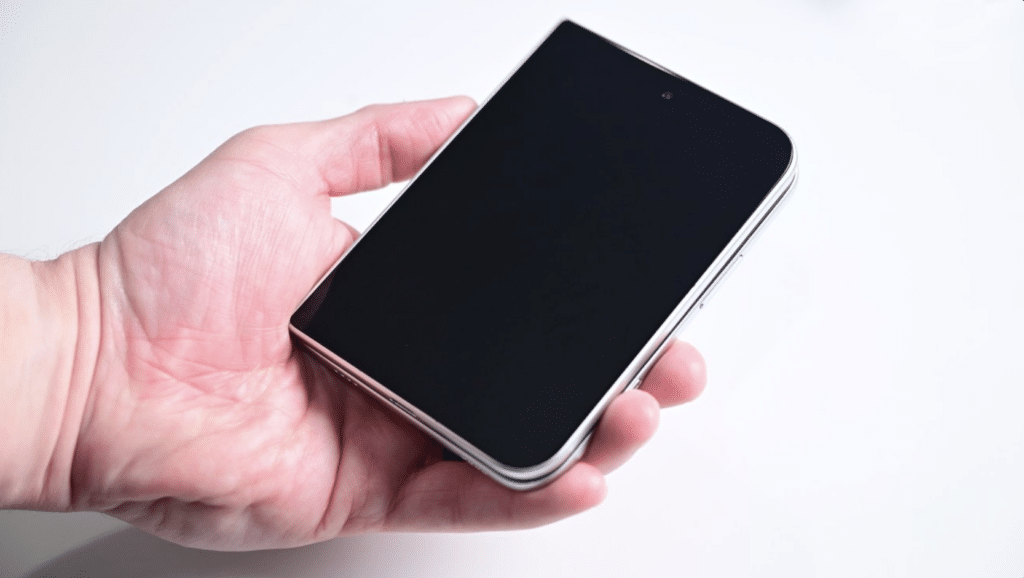 iPhone Ultra dummy hands-on